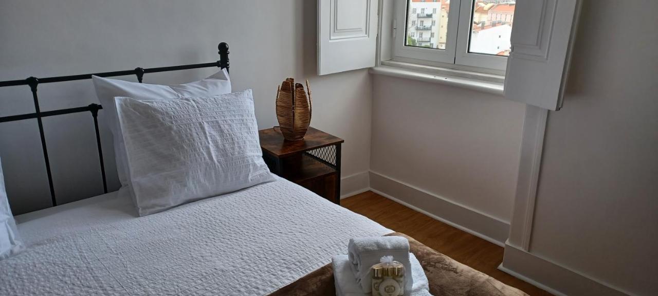 The Blue Sky Nest Apartment Lisbon Bagian luar foto